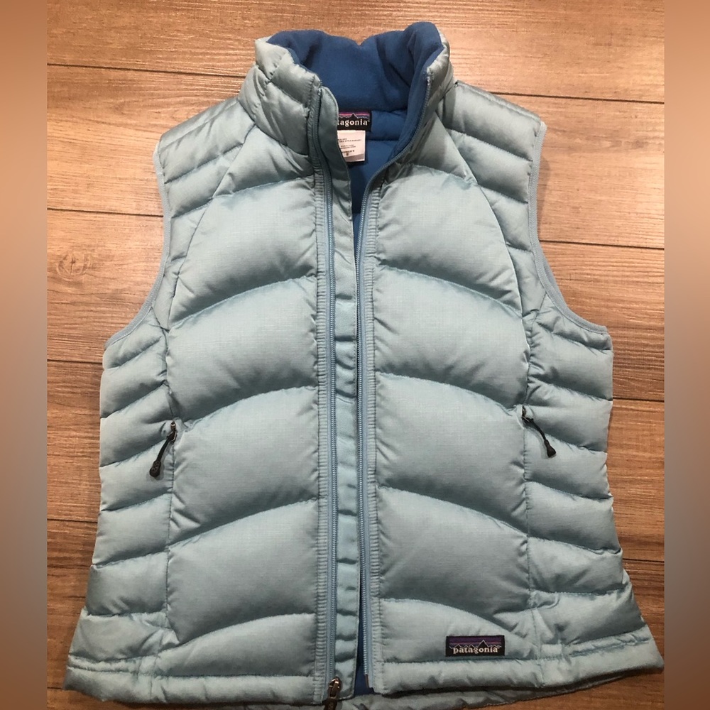 ♻️🎽🪶🏕️ Patagonia Down Vest , Powder Blue 2tone, Women’s Small loose fit 🏔️🌎
